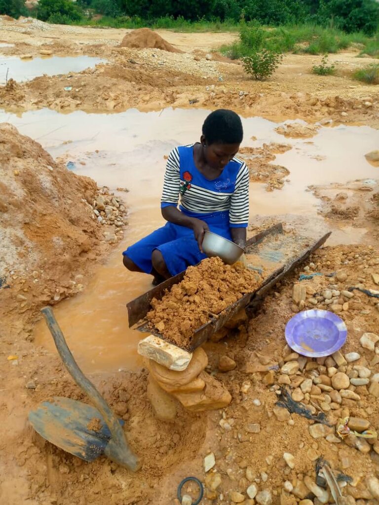 Article : Mines d’or, âmes perdues : l’histoire tragique des enfants travailleurs au Bénin